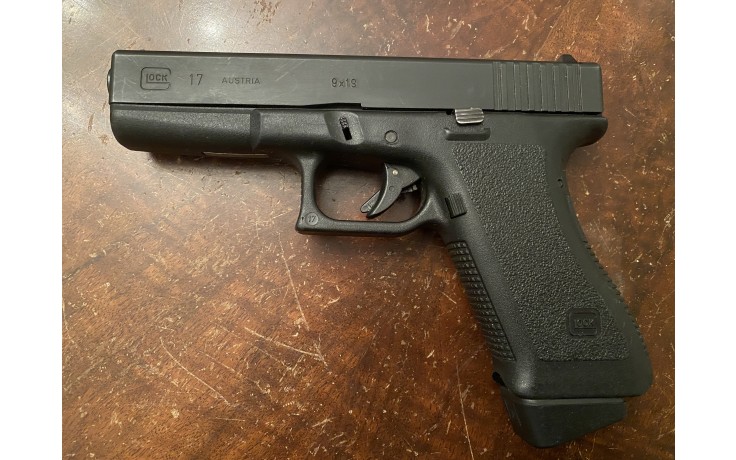 GLOCK 17 