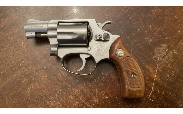 Smith & Wesson Mod. 60 mit original Holzgriff 